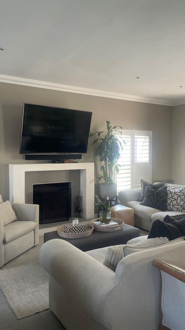 4 Bedroom Property for Sale in Parklands North Western Cape